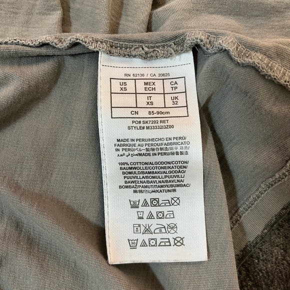 Guess Men’s V-Neck Tee - Picture 5 of 5